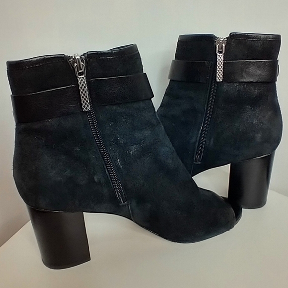 DONALD PILNER BLACK SUEDE BOOTIES - Picture 5 of 6